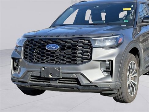 Used 2025 Ford Explorer ST-Line image 7