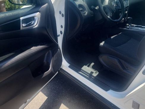 Used 2018 Nissan Pathfinder S FWD image 19