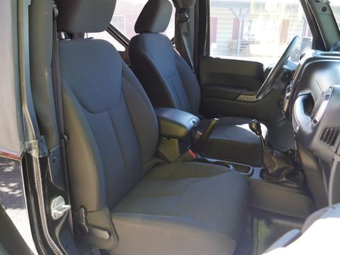 Used 2013 Jeep Wrangler Sport AWD/4WD image 20