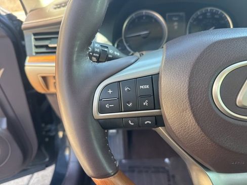 Used 2016 Lexus ES 350 w/ Luxury Package w/Wood Trim image 19