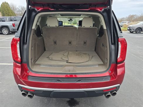 Used 2021 GMC Yukon XL Denali w/ Denali Premium Package image 32