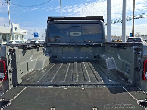 Used 2023 Jeep Gladiator Sport image 29