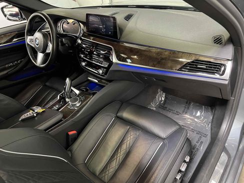 Used 2019 BMW 540i w/ M Sport Package image 19