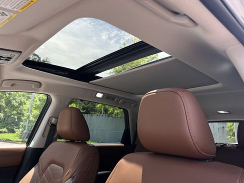 Certified 2024 Nissan Pathfinder Platinum AWD/4WD image 12