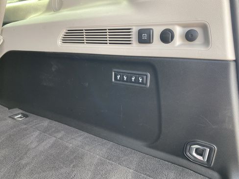 Used 2023 Jeep Wagoneer L Series II AWD/4WD image 6