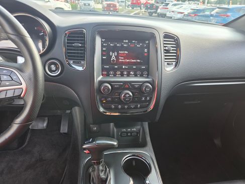 Used 2019 Dodge Durango GT w/ Blacktop Package AWD/4WD image 7