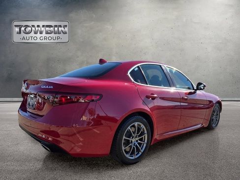 Used 2019 Alfa Romeo Giulia RWD image 4