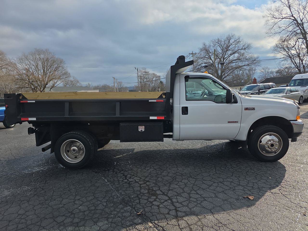 Used 2004 Ford F550 4x4 Regular Cab Super Duty image 21