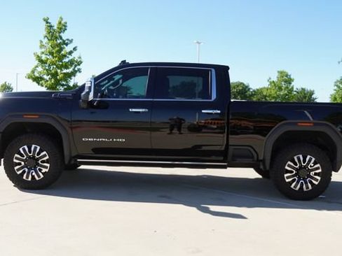 Used 2025 GMC Sierra 2500 Denali Ultimate AWD/4WD image 6