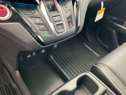 New 2026 Honda Odyssey Touring image 13