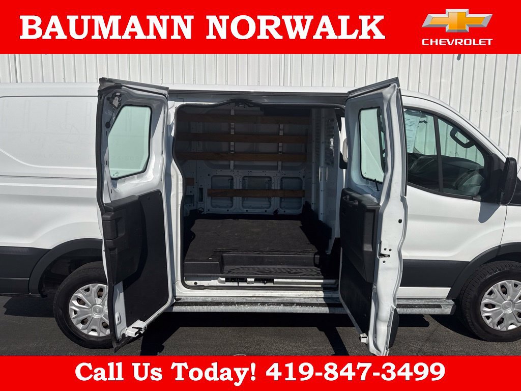 Used 2015 Ford Transit 250 130 Low Roof w/ Exterior Upgrade Package RWD image 31
