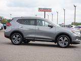 Used 2017 Nissan Rogue SL w/ SL Premium Package image 2