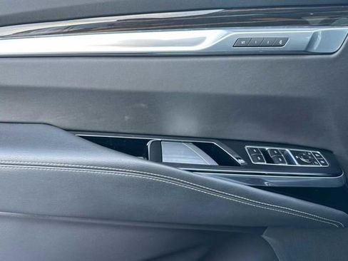 Certified 2025 Cadillac Escalade ESV Premium Luxury image 11