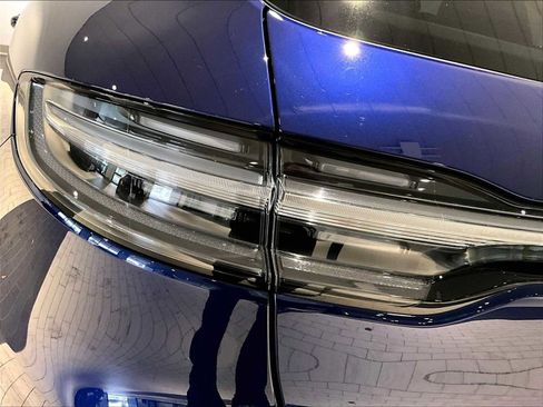 Used 2025 Porsche Macan image 34