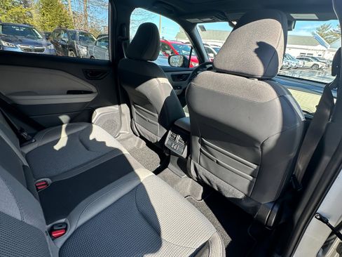Used 2025 Subaru Forester Premium image 12