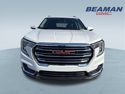 Used 2024 GMC Terrain SLT image 2