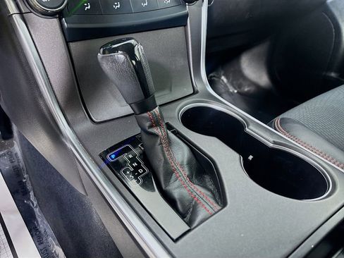 Used 2016 Toyota Camry SE FWD image 17