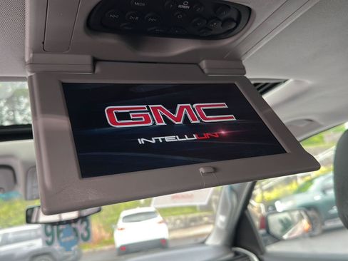 Used 2019 GMC Yukon XL SLT w/ Open Road Package AWD/4WD image 16