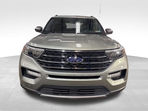 Used 2020 Ford Explorer XLT w/ Equipment Group 202A image 9