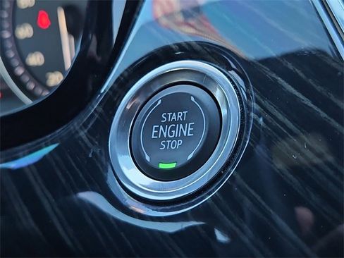 Used 2023 Cadillac XT6 Premium Luxury w/ Technology Package image 27