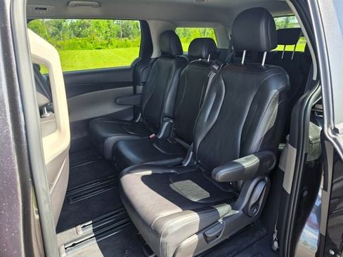 Used 2026 Kia Carnival FWD image 8