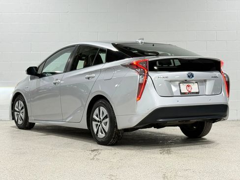 Used 2017 Toyota Prius Four w/ Premium Convenience Package image 7