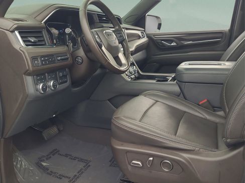 Used 2021 GMC Yukon Denali w/ Denali Premium Package image 15