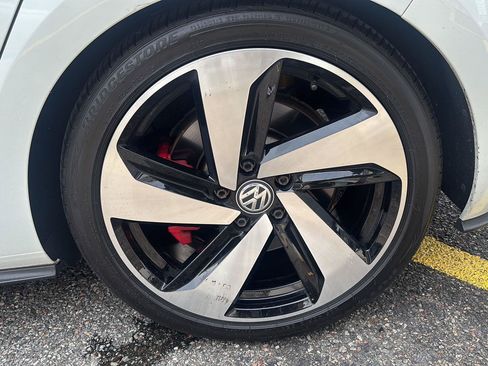 Used 2019 Volkswagen GTI SE w/ SE Experience Package FWD image 36