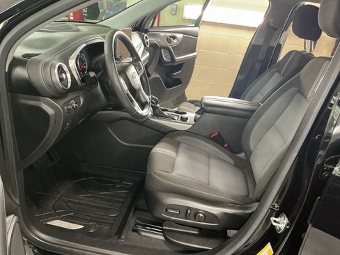 Used 2024 Chevrolet Blazer LT w/ Convenience Package FWD image 11