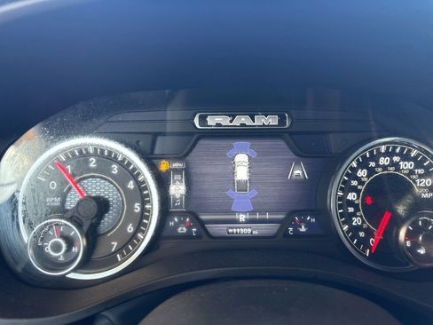 Used 2025 RAM 1500 Laramie AWD/4WD image 11