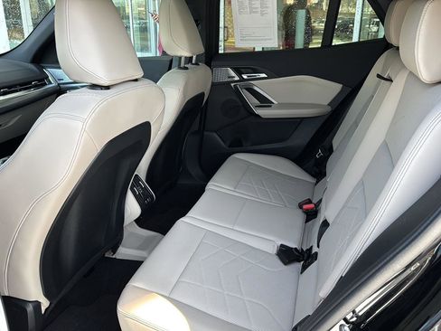 Used 2025 BMW X2 xDrive28i w/ Premium Package AWD/4WD image 10