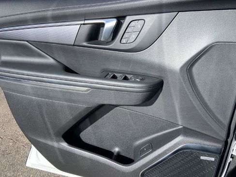 Used 2025 Buick Enclave Sport Touring w/ Super Cruise Package image 19