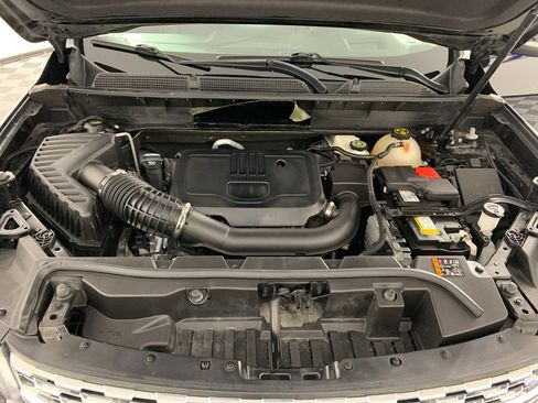 Used 2023 GMC Acadia Denali w/ Denali Technology Package FWD image 11