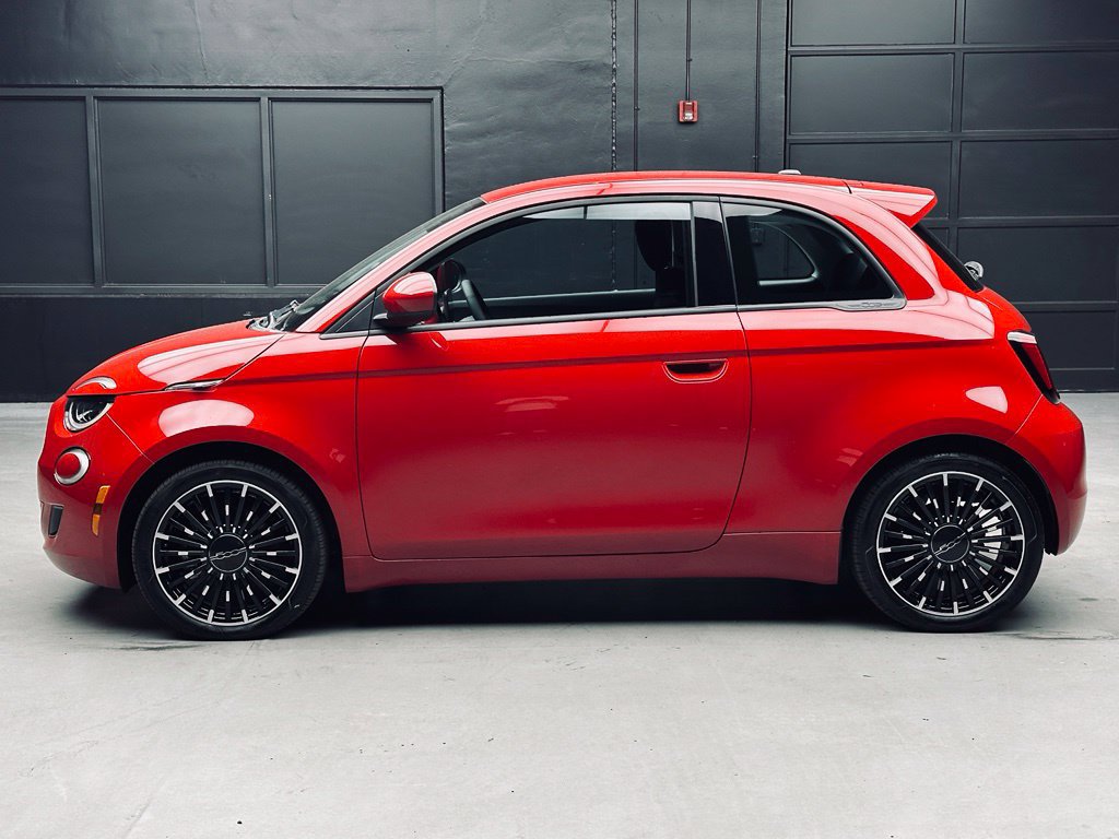 Used 2024 FIAT 500 e (RED) FWD image 4
