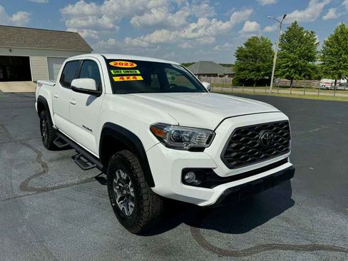 Used 2022 Toyota Tacoma TRD Off-Road w/ Technology Package AWD/4WD image 7