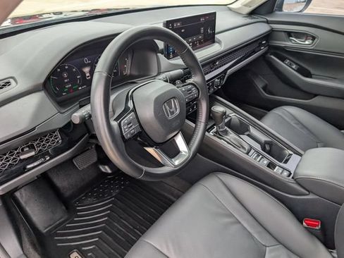 Used 2023 Honda Accord Touring image 9