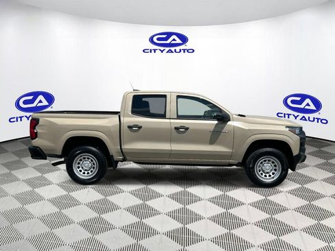 Used 2024 Chevrolet Colorado W/T RWD image 2