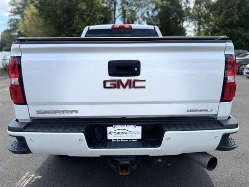 Used 2018 GMC Sierra 2500 Denali w/ Duramax Plus Package AWD/4WD image 4