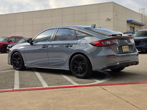 Used 2022 Honda Civic Sport image 3
