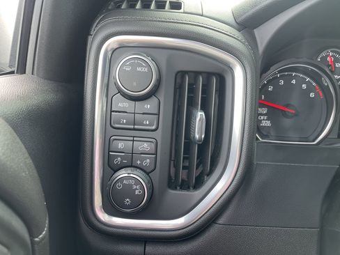 Used 2021 Chevrolet Silverado 1500 RST image 17