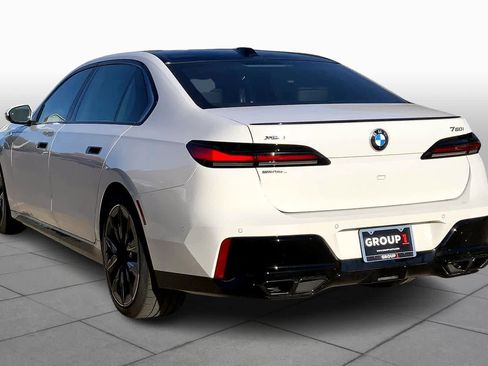 New 2025 BMW 760i xDrive w/ Luxury Rear Seating Package image 11