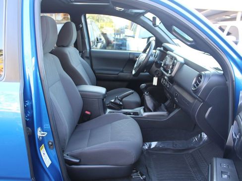 Used 2017 Toyota Tacoma TRD Sport w/ Premium & Technology Package image 26