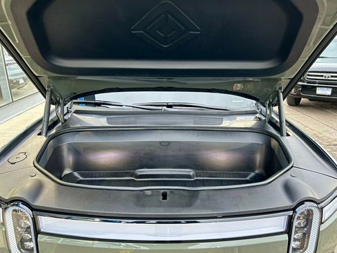 Used 2023 Rivian R1S Launch Edition image 9