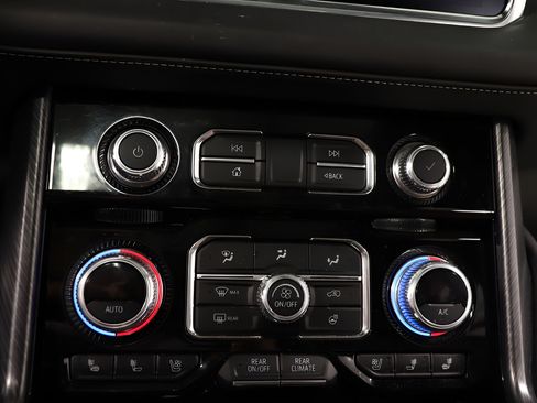 Used 2023 GMC Yukon Denali Ultimate AWD/4WD image 11