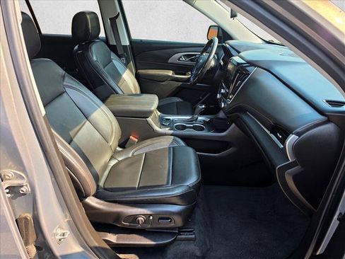 Used 2018 Chevrolet Traverse LT AWD/4WD image 11