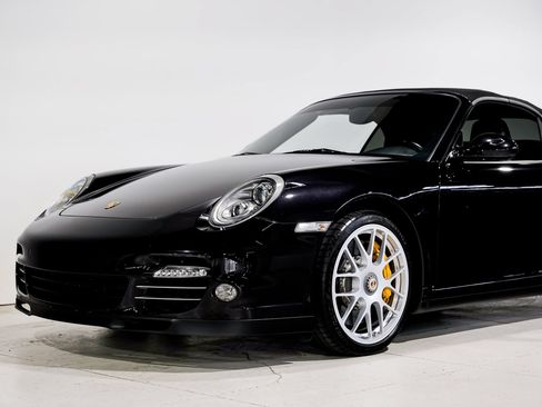Used 2011 Porsche 911 Turbo S AWD/4WD image 32