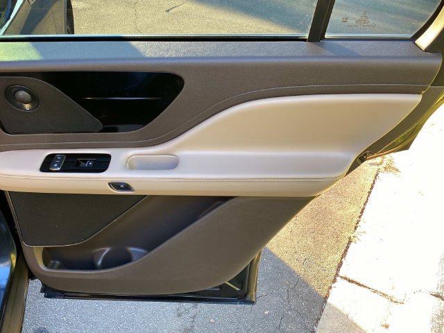 Used 2022 Lincoln Aviator Reserve w/ Equipment Group 201A AWD/4WD image 35