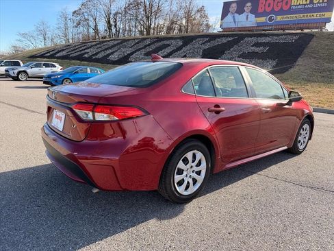 Certified 2022 Toyota Corolla LE image 3