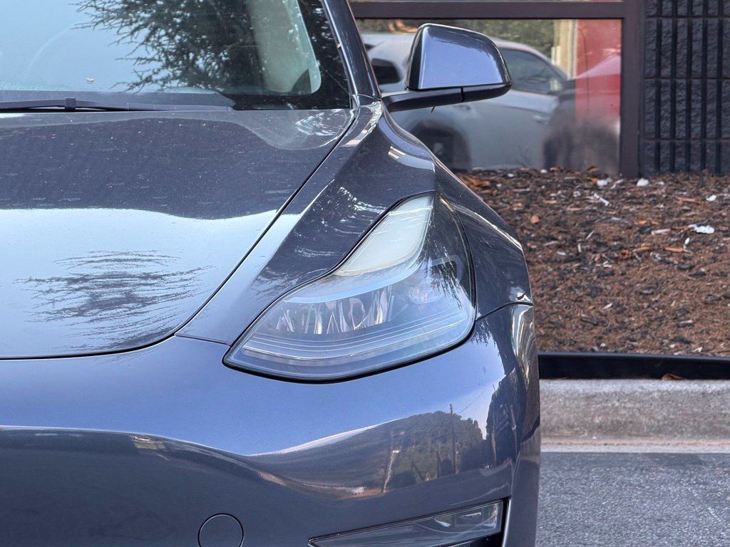 Used 2022 Tesla Model 3 Standard Range RWD image 5