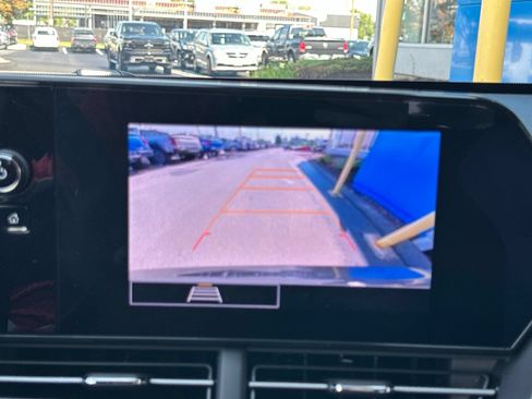 Used 2026 Chevrolet Trax LS FWD image 16